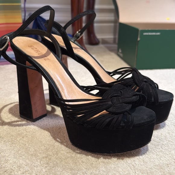 Schutz platform pumps heels size 9 - Picture 2 of 3